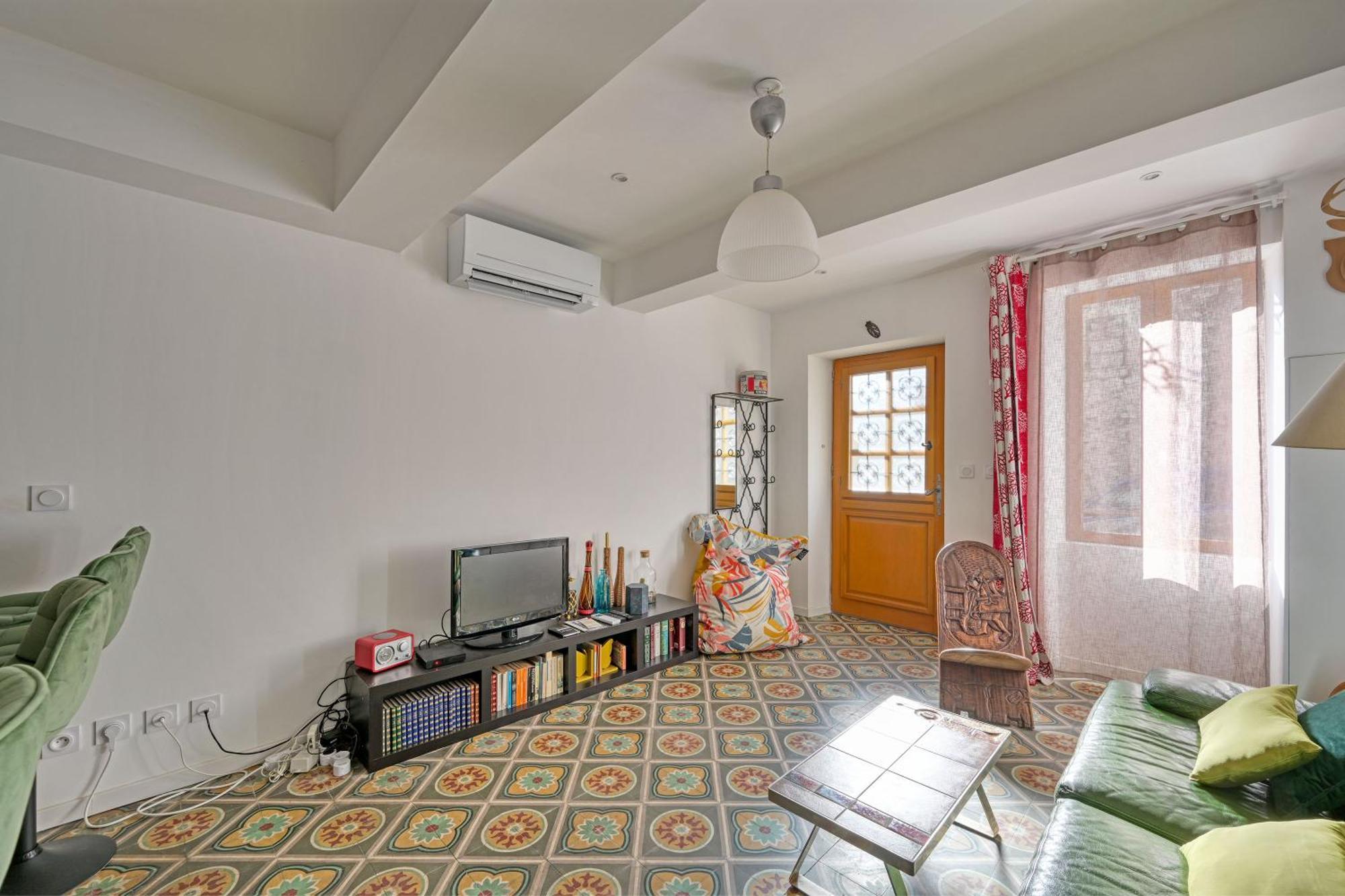 La Cigale - Vieux Village - Charmante Maisonnette Climatisee Avec Jardin Holiday home