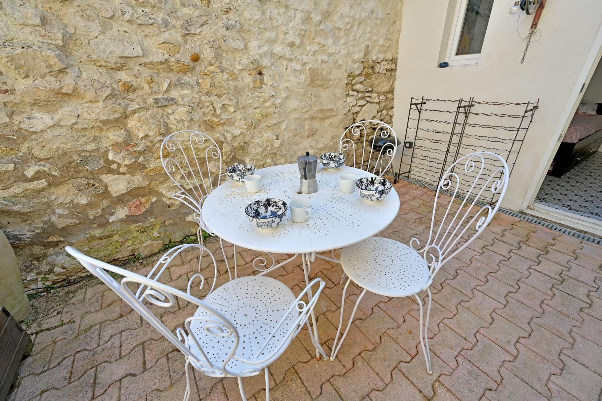 La Cigale - Vieux Village - Charmante Maisonnette Climatisee Avec Jardin Holiday home *
